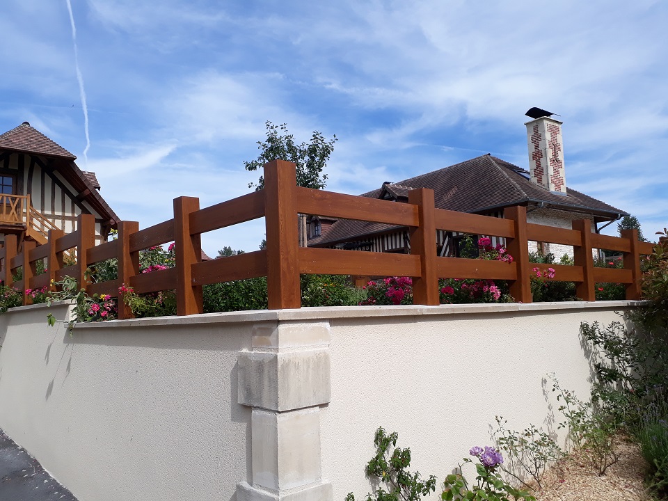 Création d'un porche puits et clôture PVC chêne doré