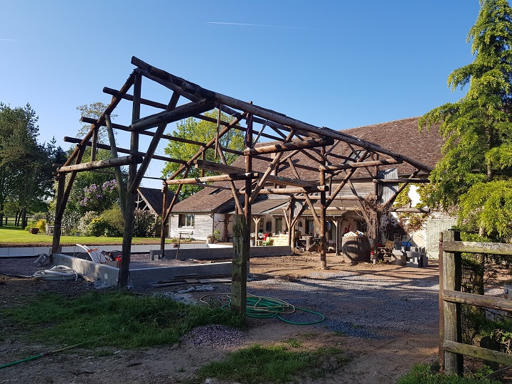 Restauration d'un hangar agricole en Pool House