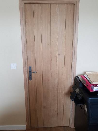 Porte en chêne lames verticales