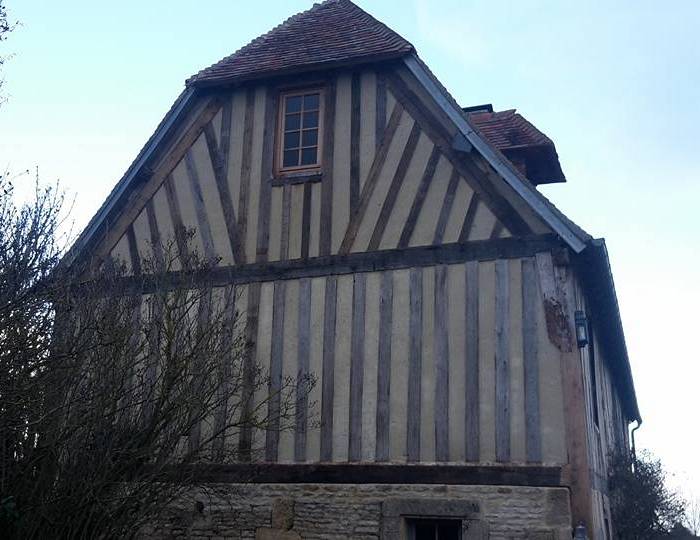 menuiserie_trois_rivieres_restauration_pignon_colombage_2_1589491558.jpg