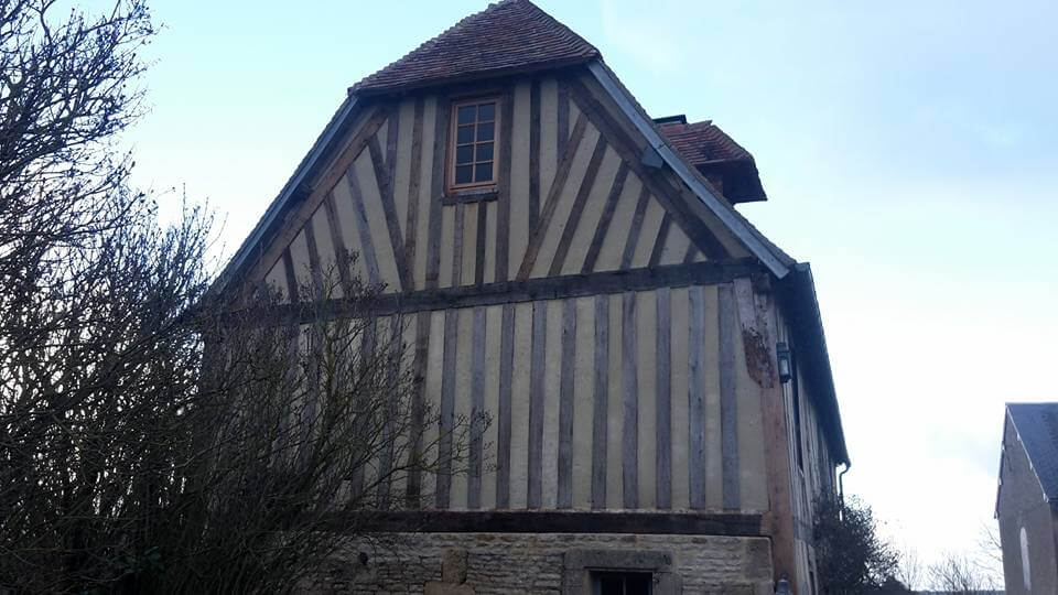 RESTAURATION D'UN PIGNON EN COLOMBAGE