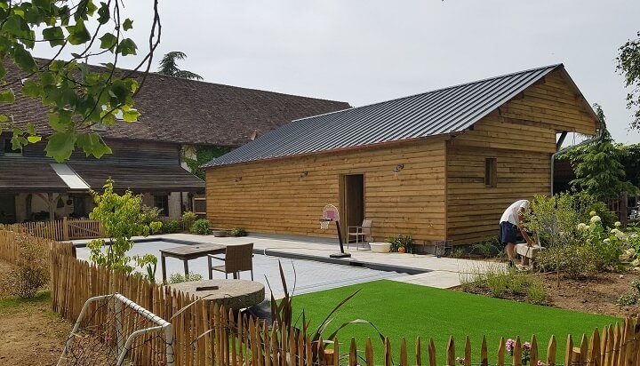 RESTAURATION EN POOL HOUSE